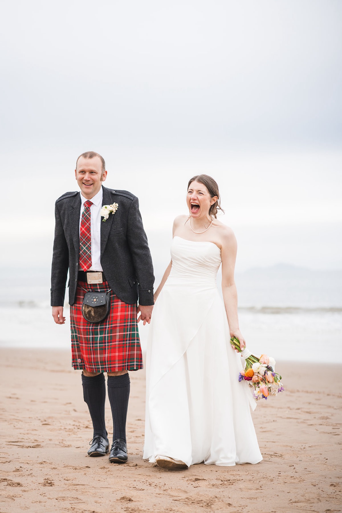 bride and groom portobello beach edinburgh